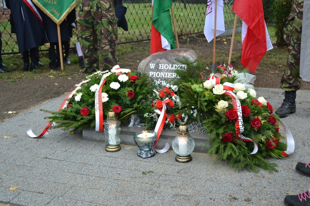 kliknij, aby przejść do galerii zdjęć W hołdzie Pionierom Oświaty